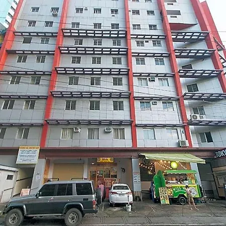 Reddoorz @ Crowne One Condo