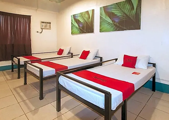 Hotel Reddoorz @ Crowne One