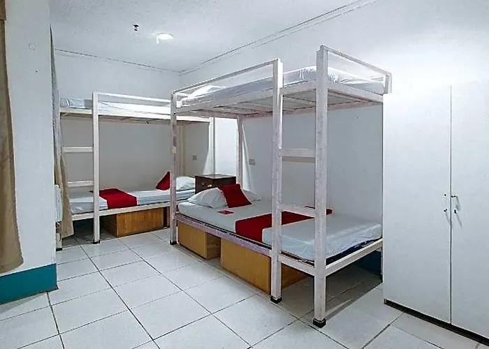 Reddoorz @ Crowne One * Manila