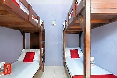Hotel Reddoorz @ Crowne One Manila