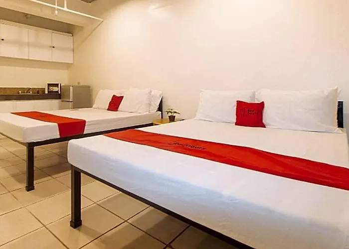 Reddoorz @ Crowne One Hotel Manila