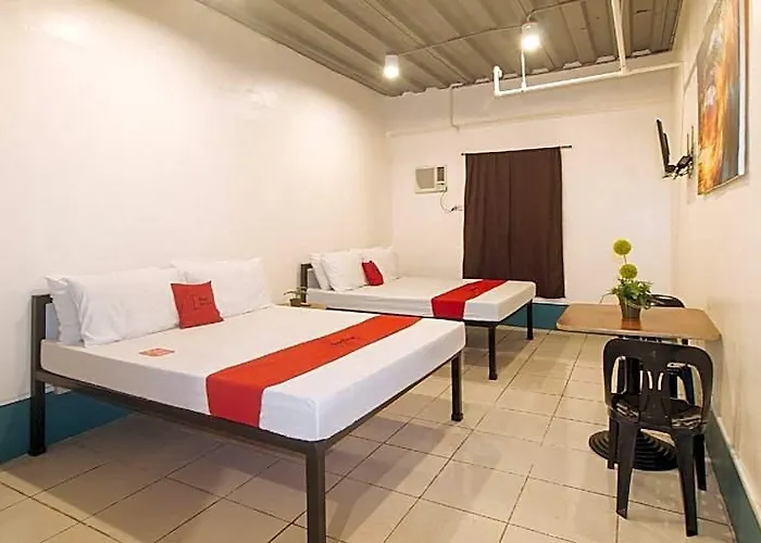 Hotel Reddoorz @ Crowne One *